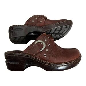 90's vintage Brown leather clogs with buckle detail